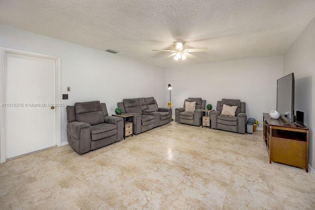 1801 N 55th Ave,Hollywood, FL 33021