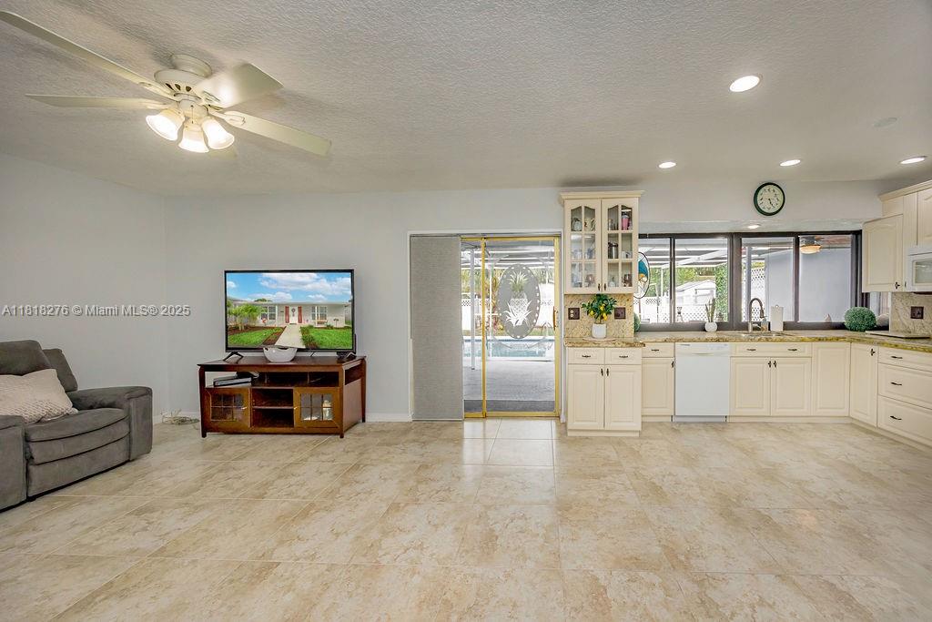 1801 N 55th Ave,Hollywood, FL 33021