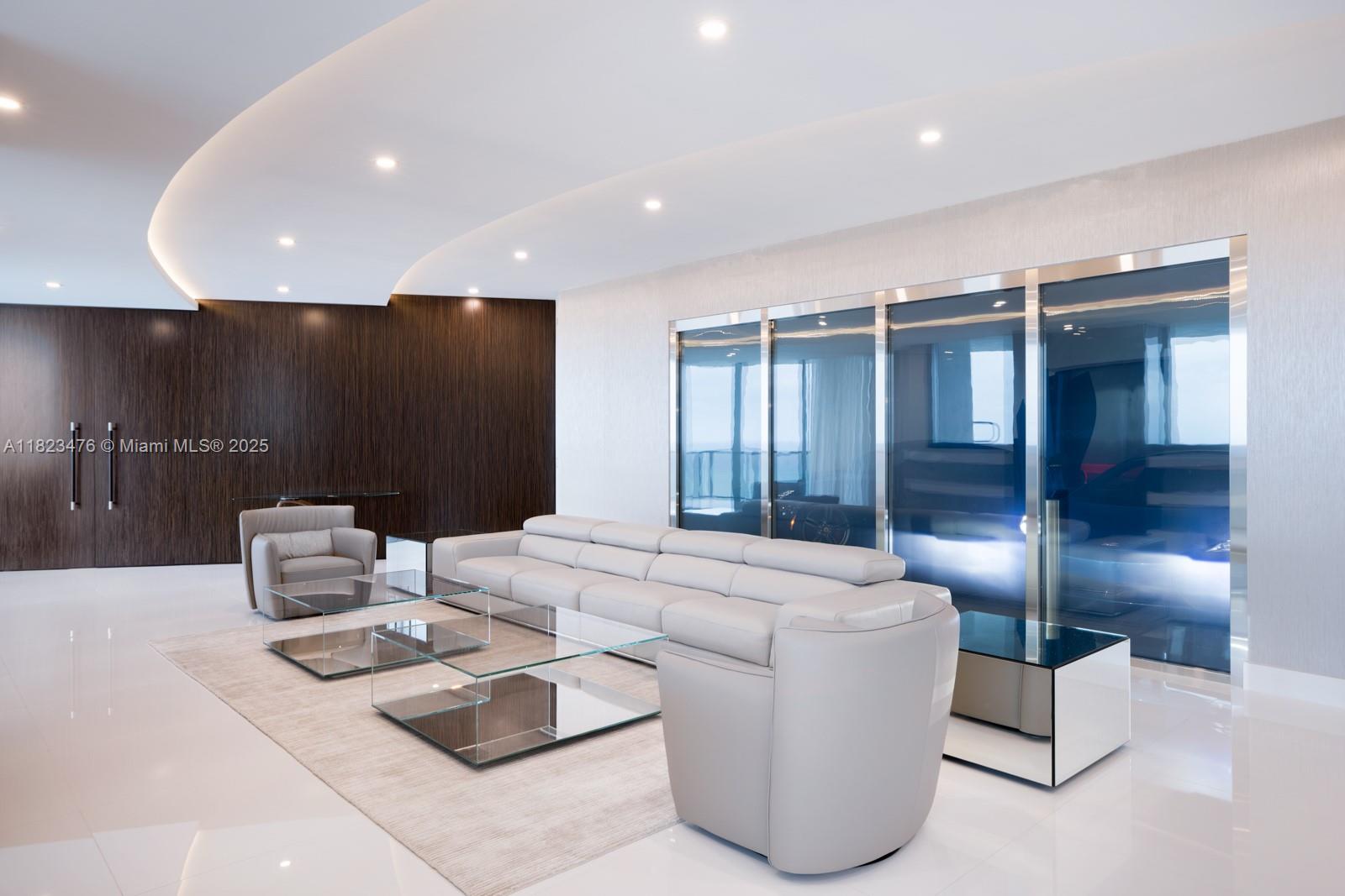 image Porsche Design Tower1