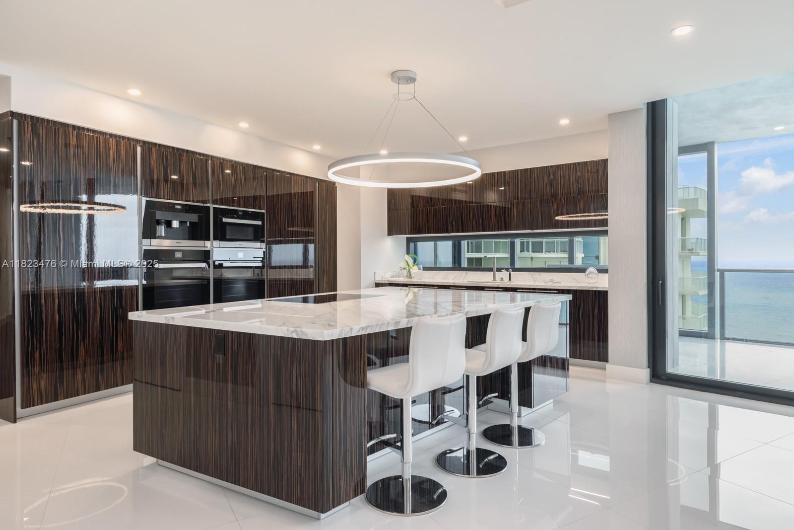 image Porsche Design Tower19