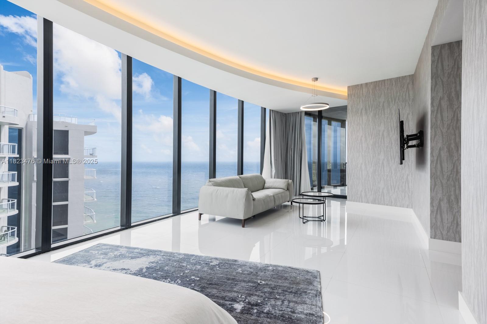 image Porsche Design Tower6