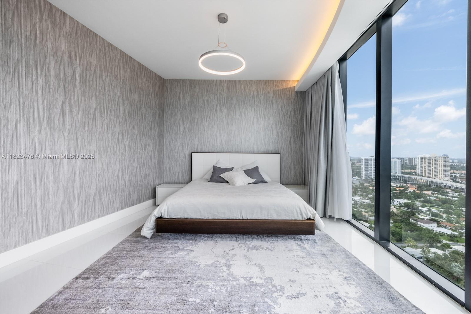 image Porsche Design Tower7