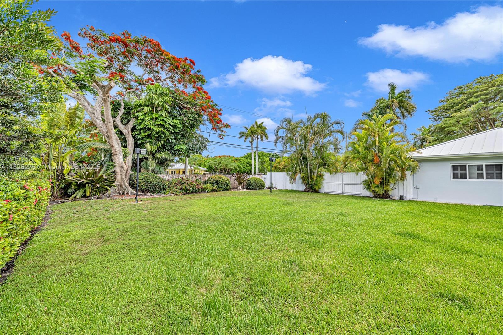 10563 SW 92nd Ave Miami, FL 33176