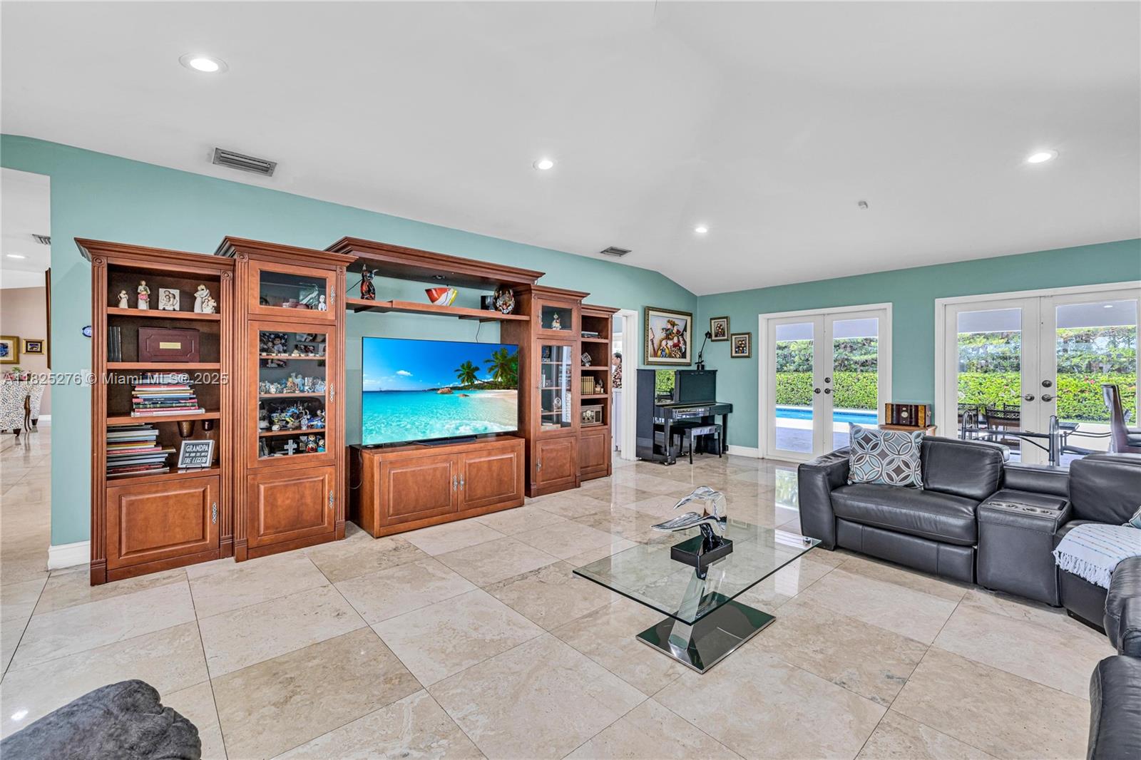 10563 SW 92nd Ave Miami, FL 33176