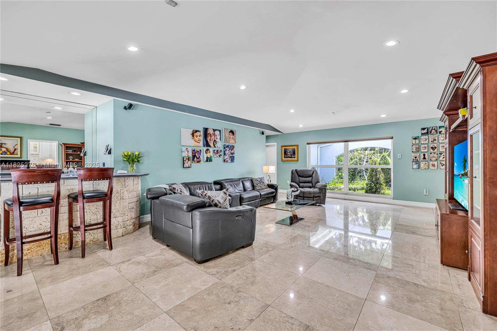 10563 SW 92nd Ave Miami, FL 33176