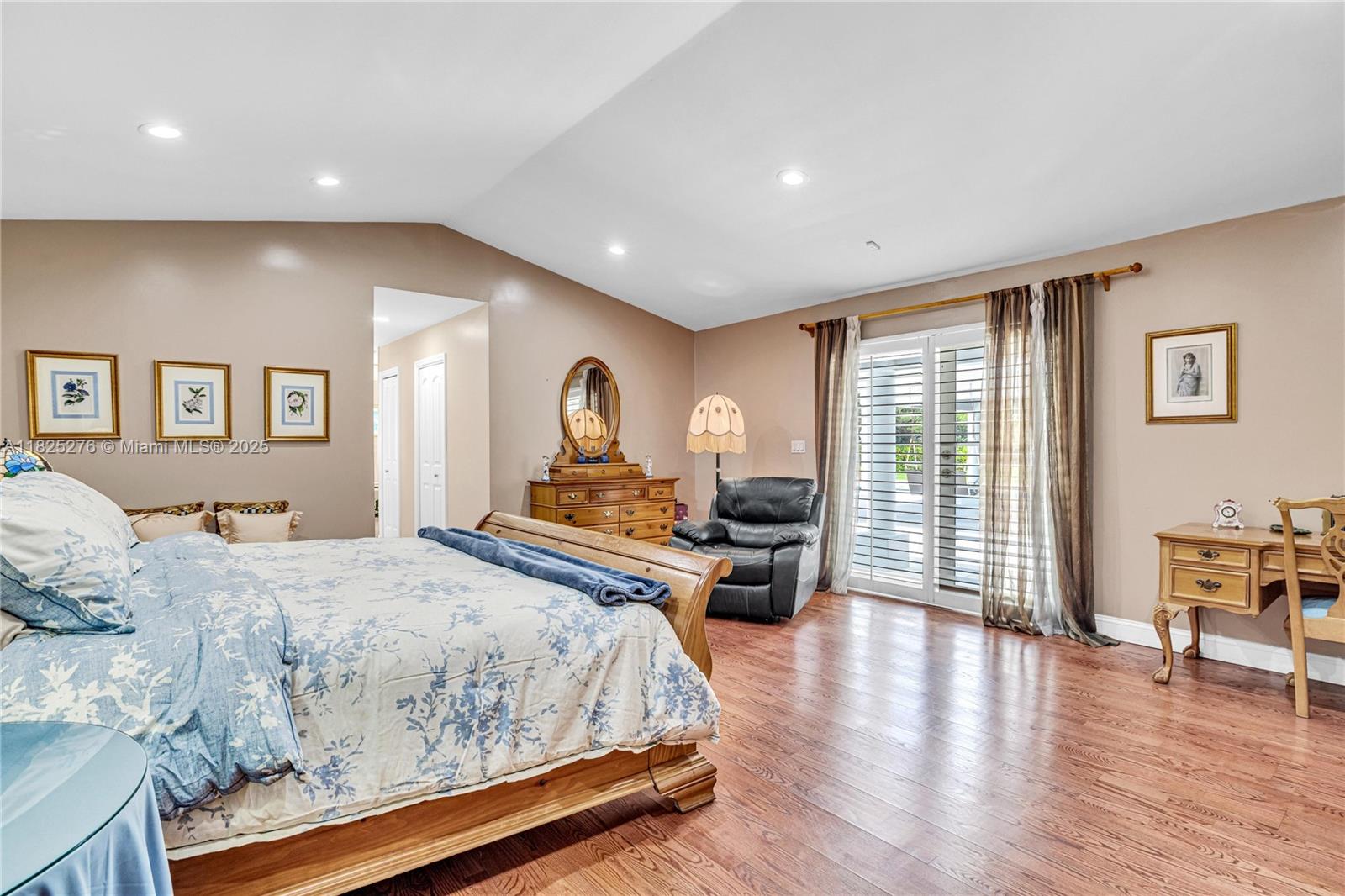 10563 SW 92nd Ave Miami, FL 33176