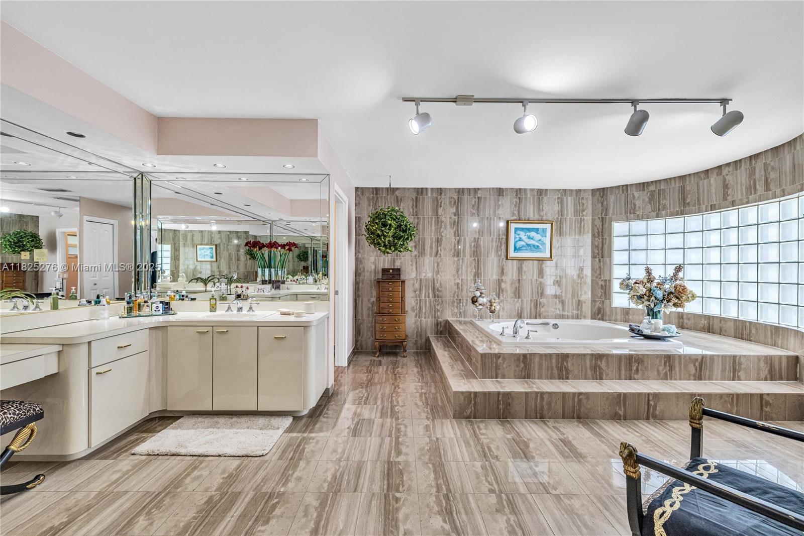 10563 SW 92nd Ave Miami, FL 33176