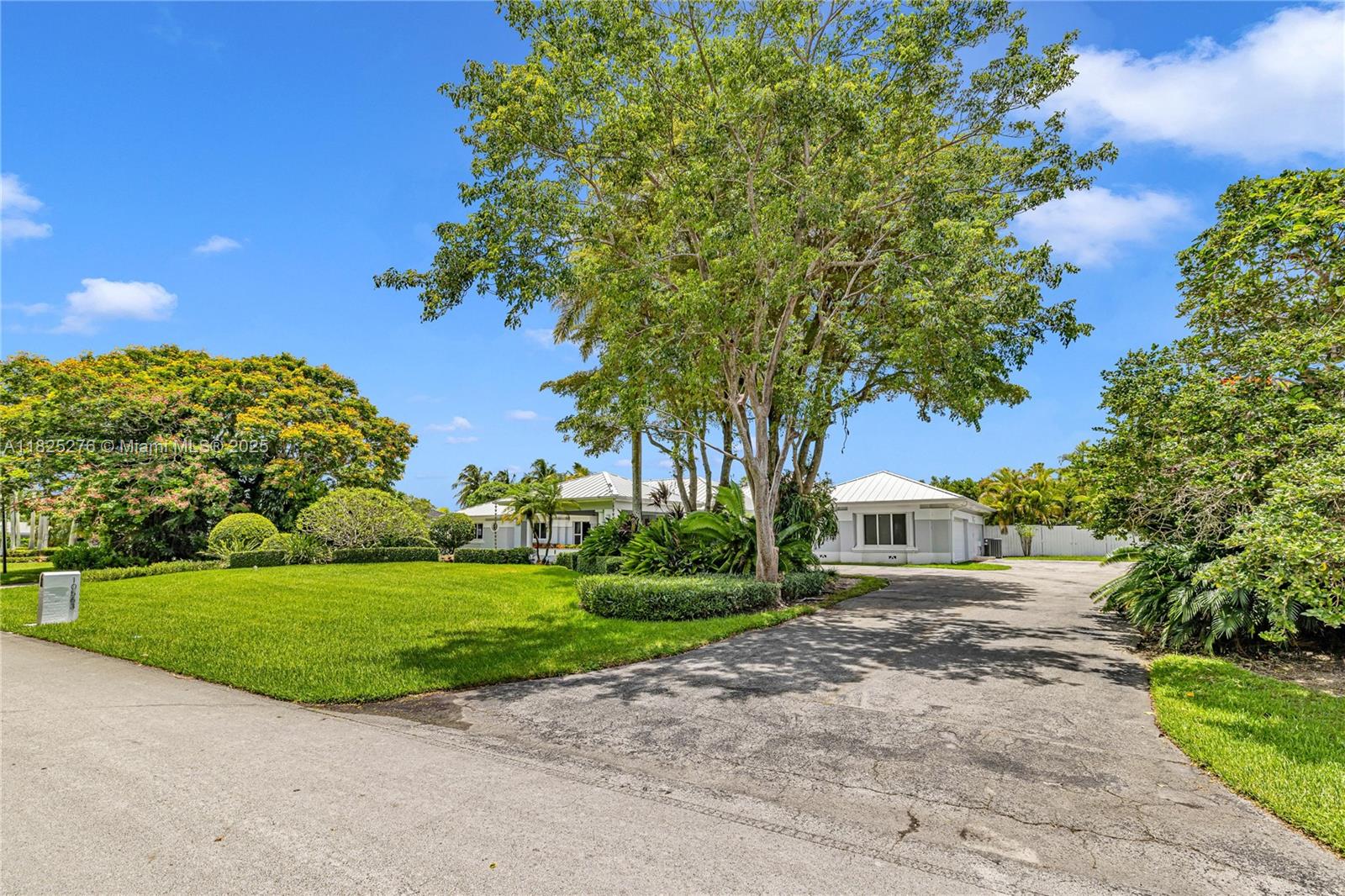 10563 SW 92nd Ave Miami, FL 33176