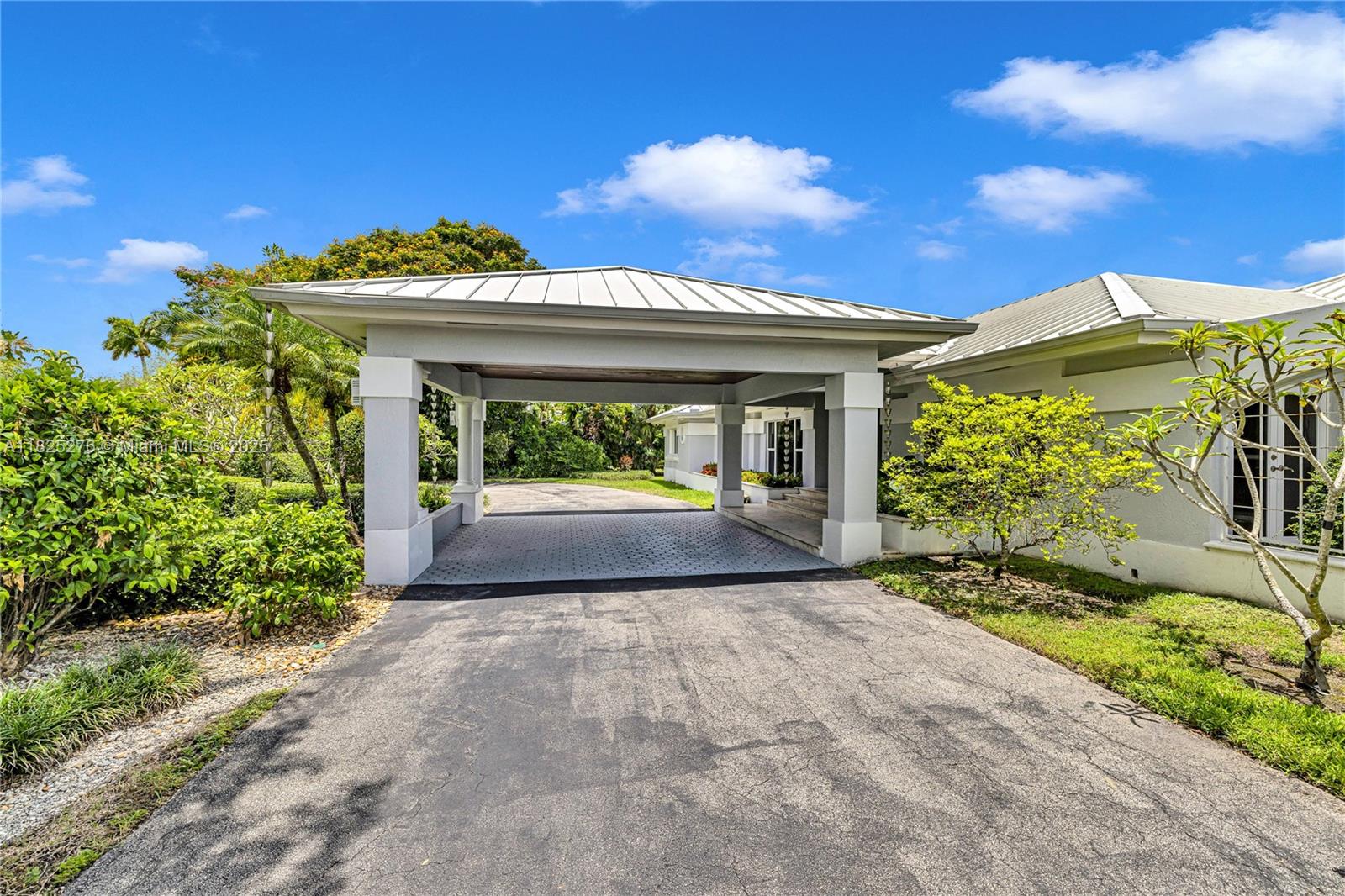 10563 SW 92nd Ave Miami, FL 33176