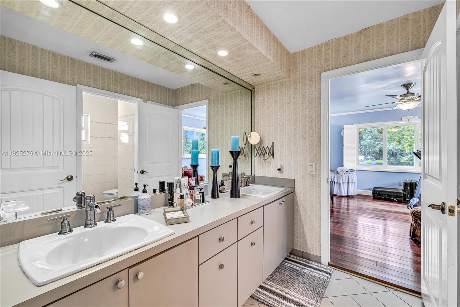 10563 SW 92nd Ave Miami, FL 33176