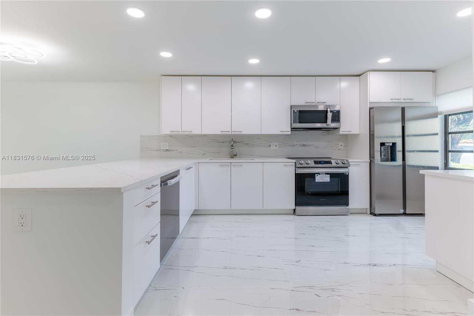 8435 Casa Del Lago #C