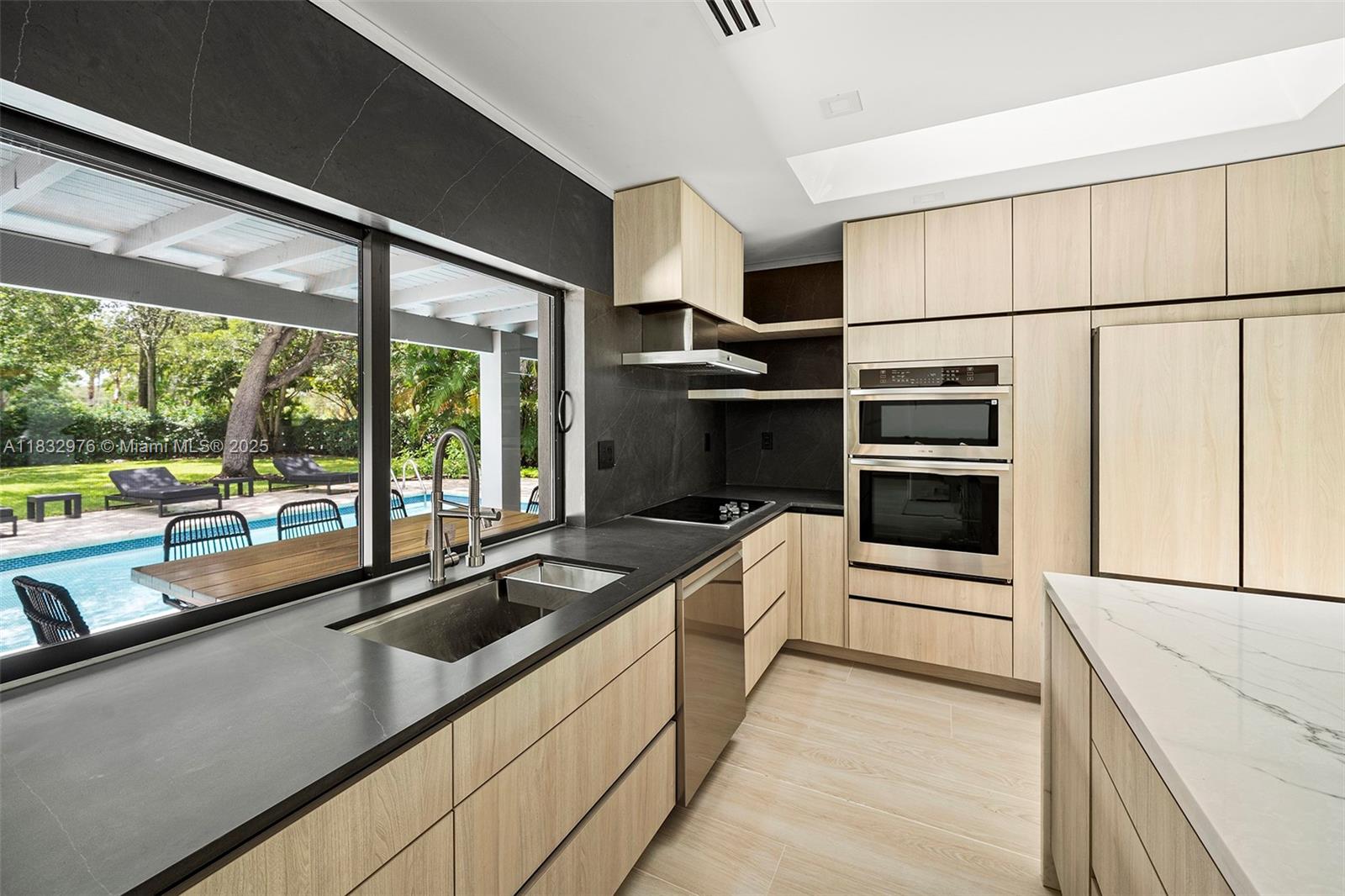 15121 SW 69th Ct Palmetto Bay, FL 33158