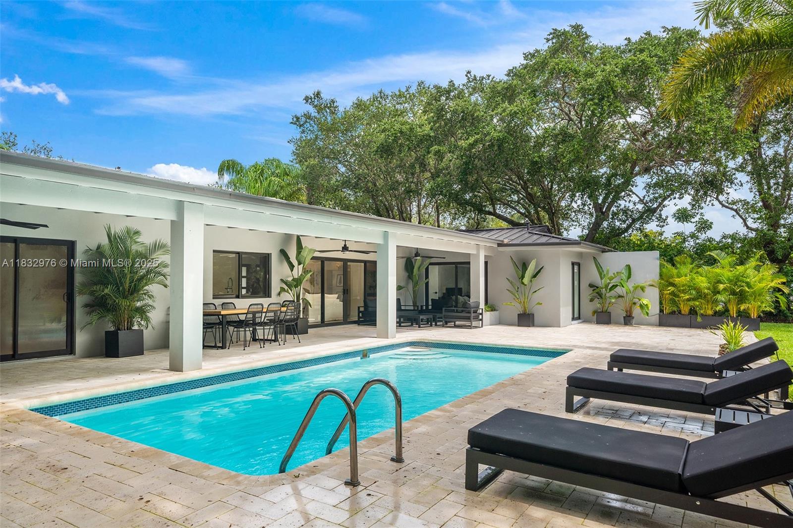 15121 SW 69th Ct Palmetto Bay, FL 33158