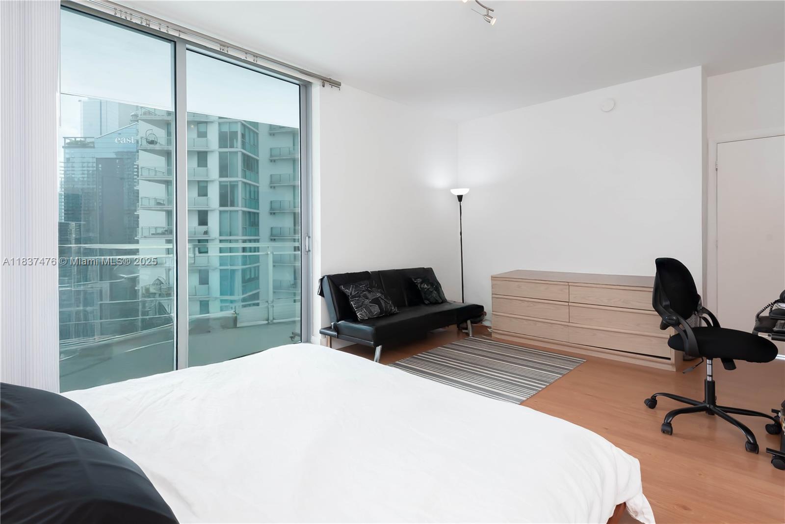 image Ivy Condo15