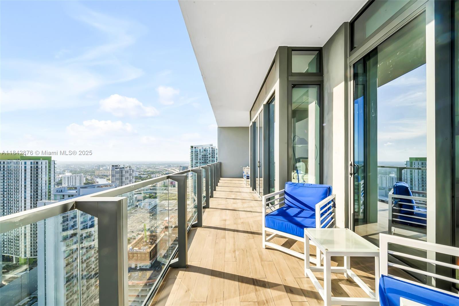 image Rise Condo18