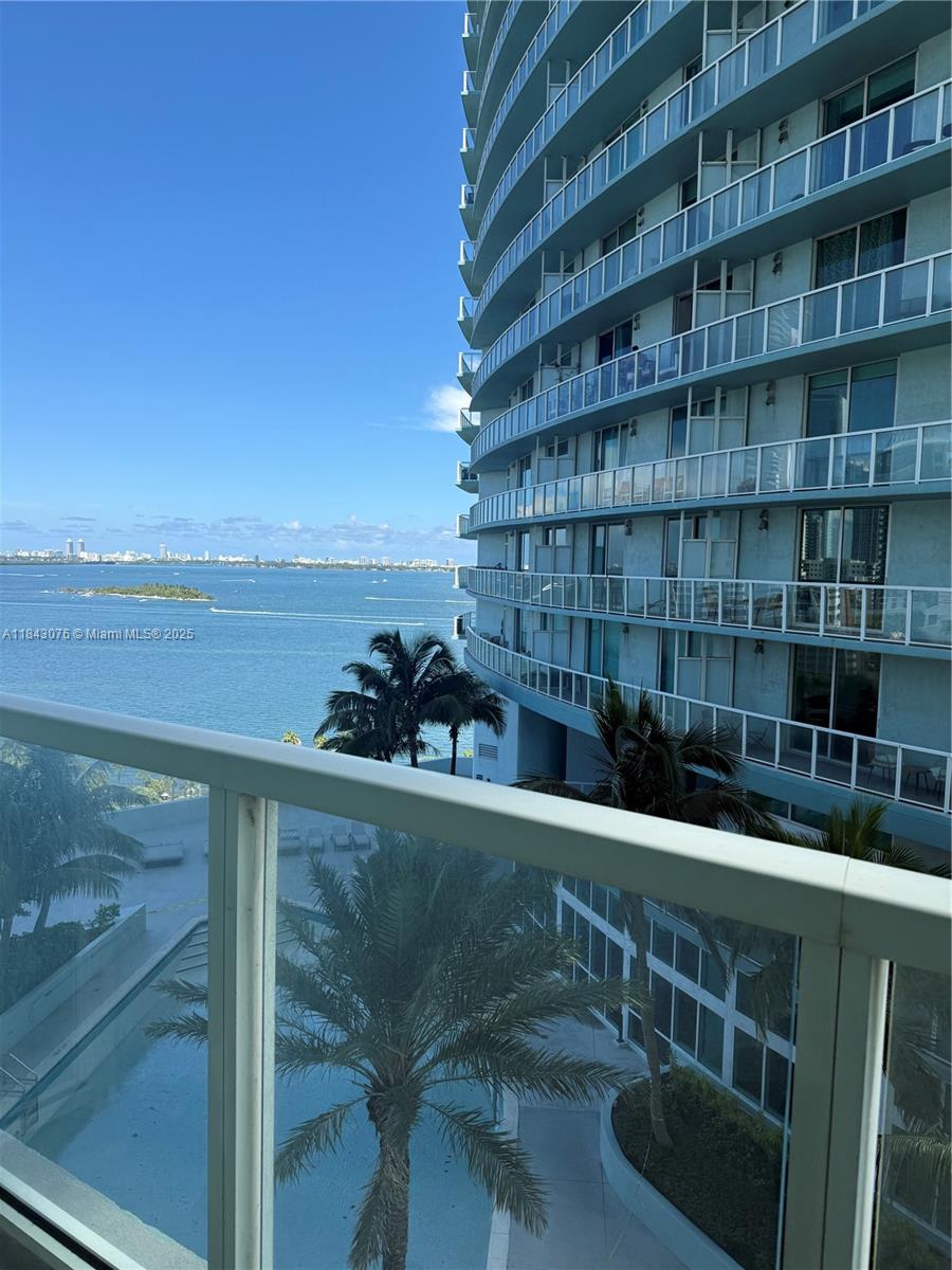 1900 N Bayshore Dr #1517
