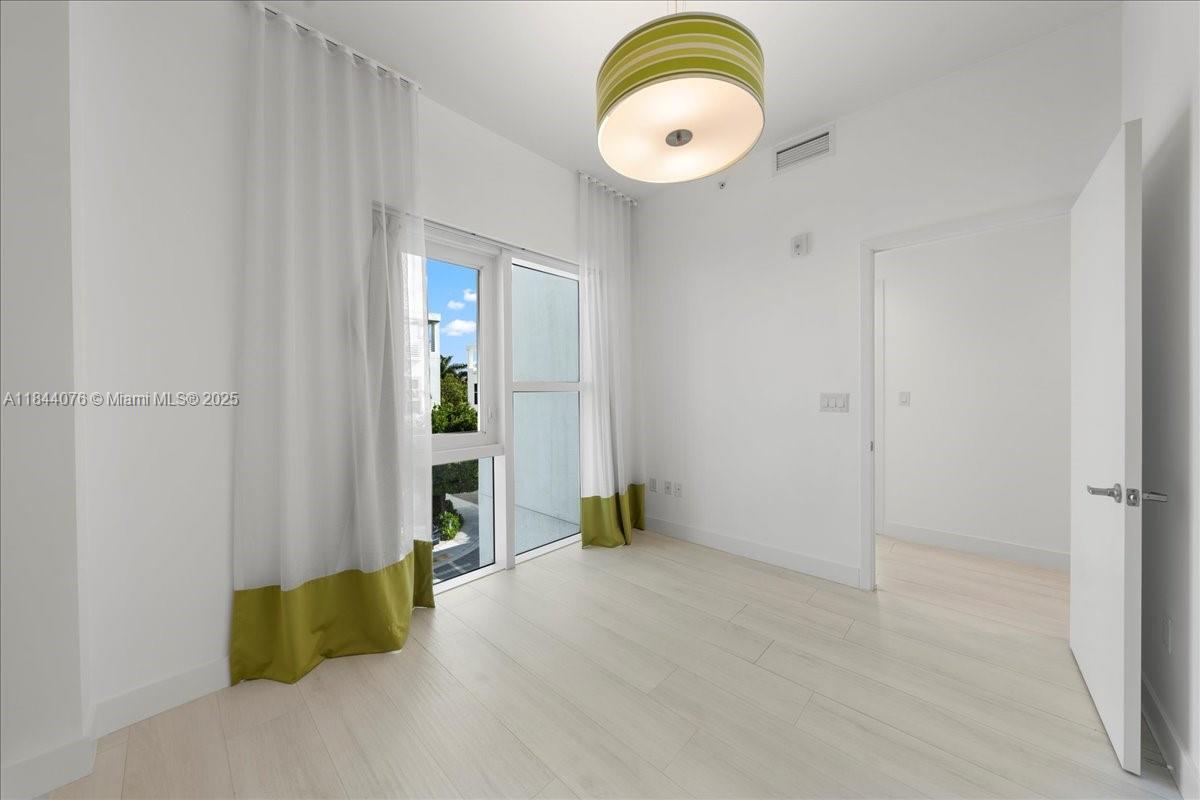 image One Bay Residences26