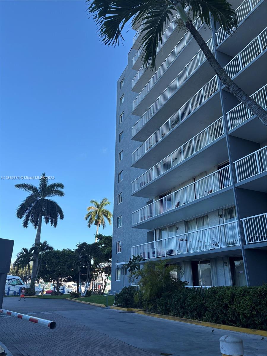 1800 NW 24th Ave #205