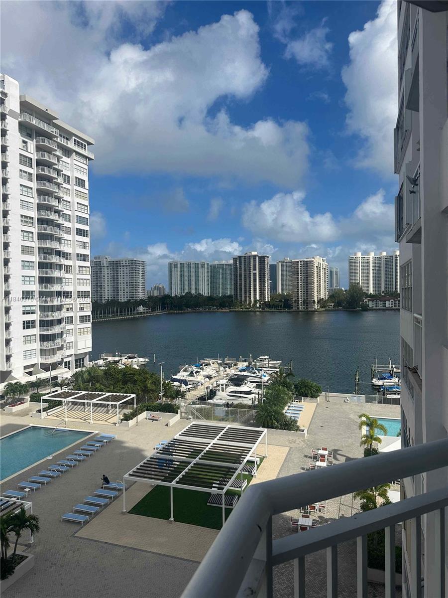 18041 Biscayne Blvd #702