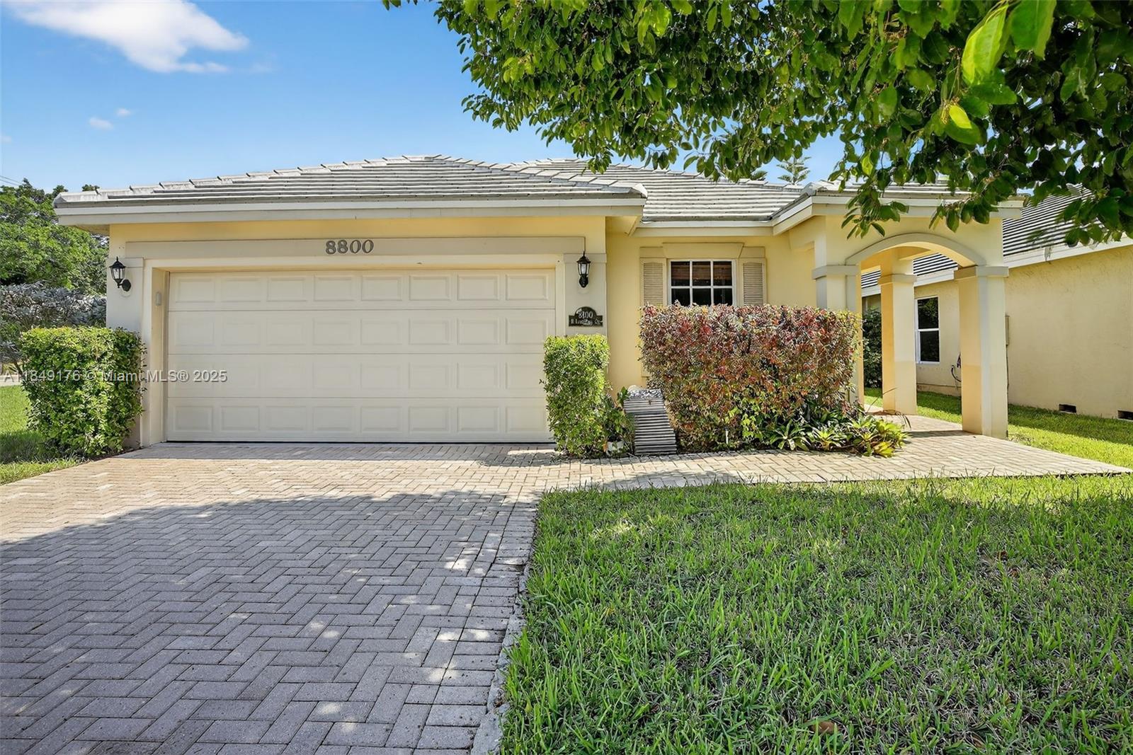8800 Lake Park Cir N