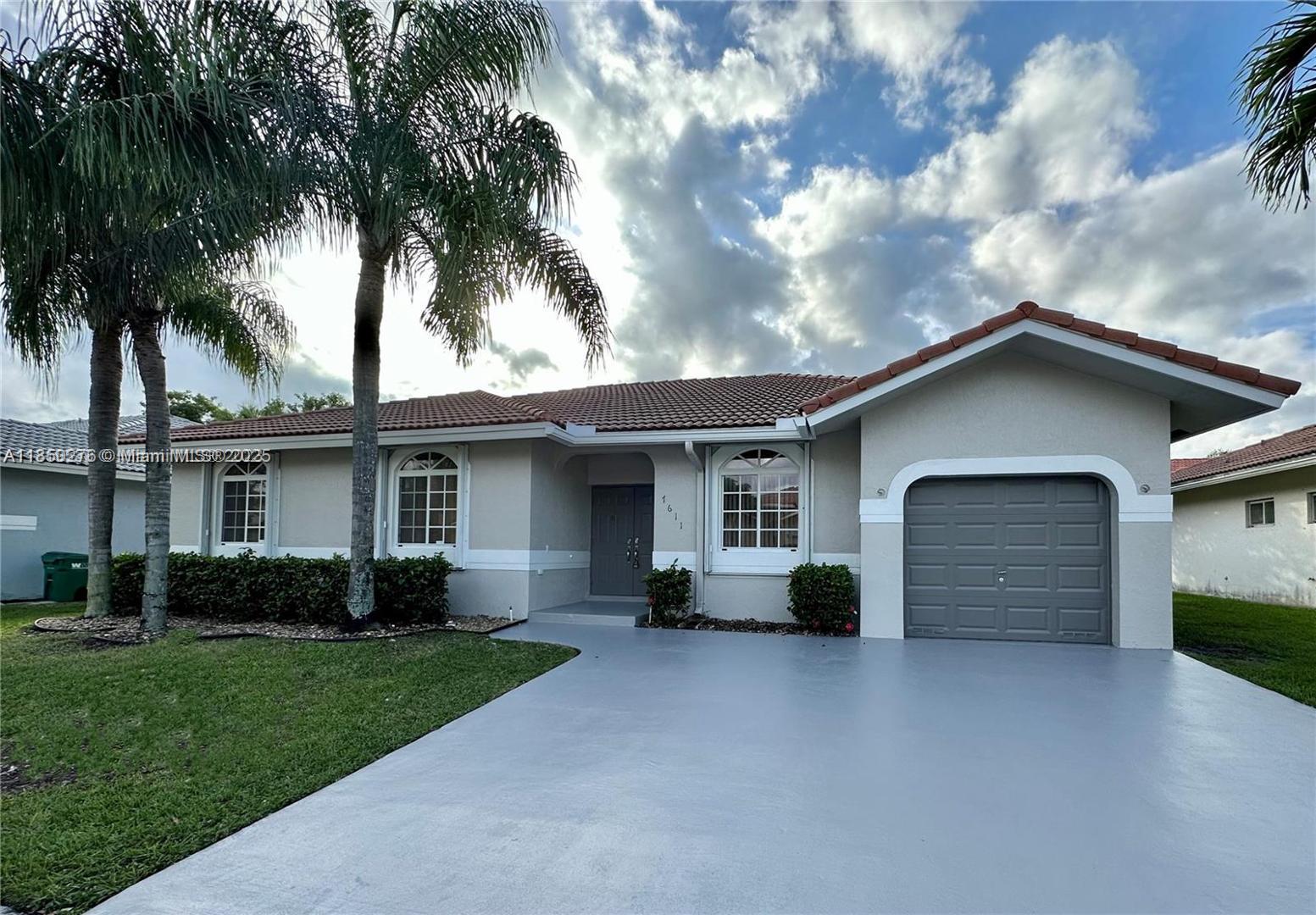 7611 NW 99th Ter