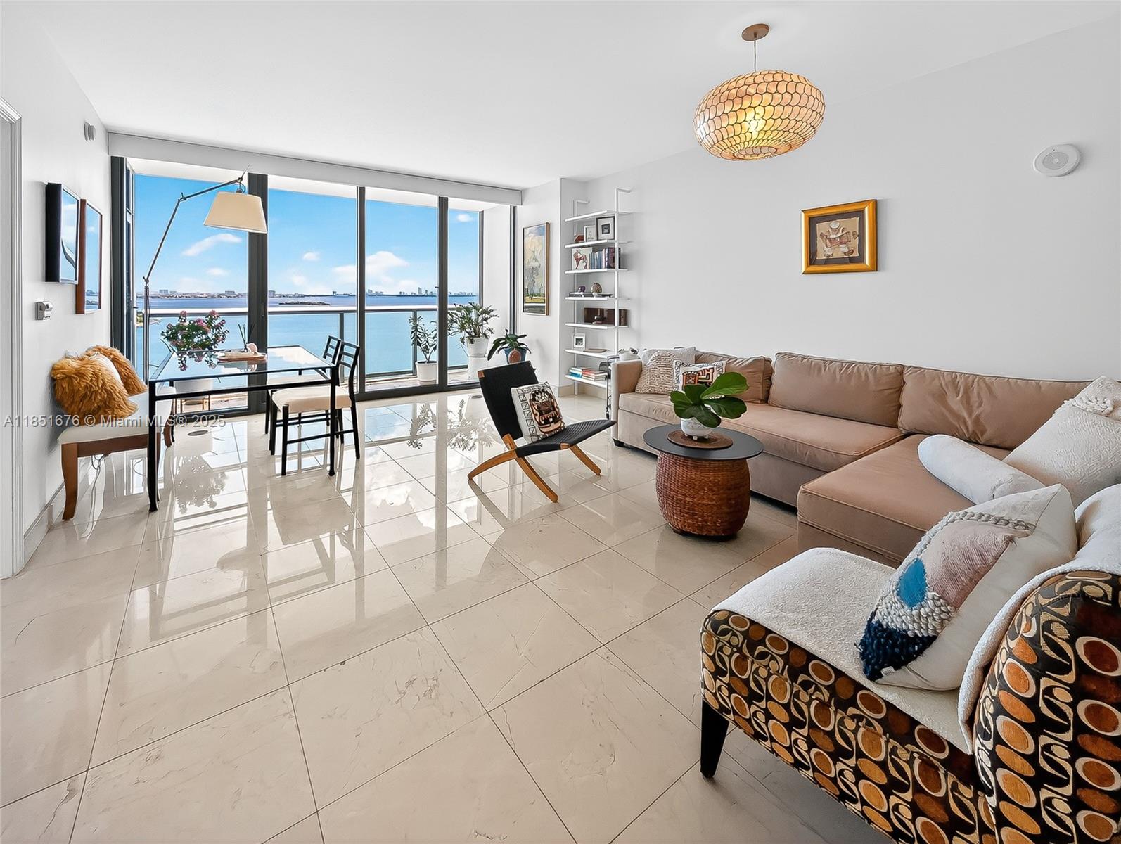 image Blue Condo13