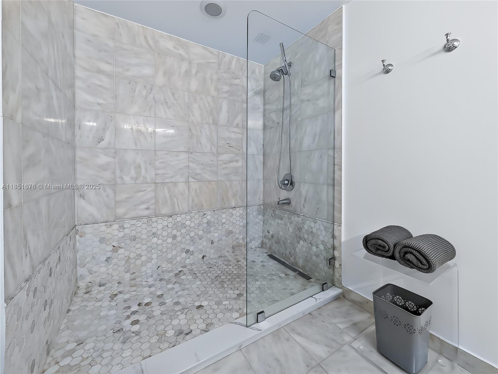 image Blue Condo19