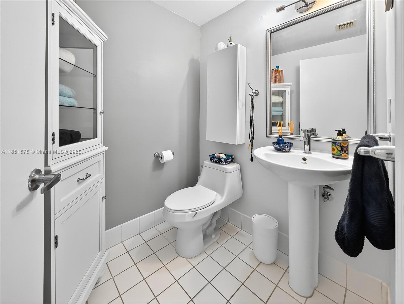 image Blue Condo21