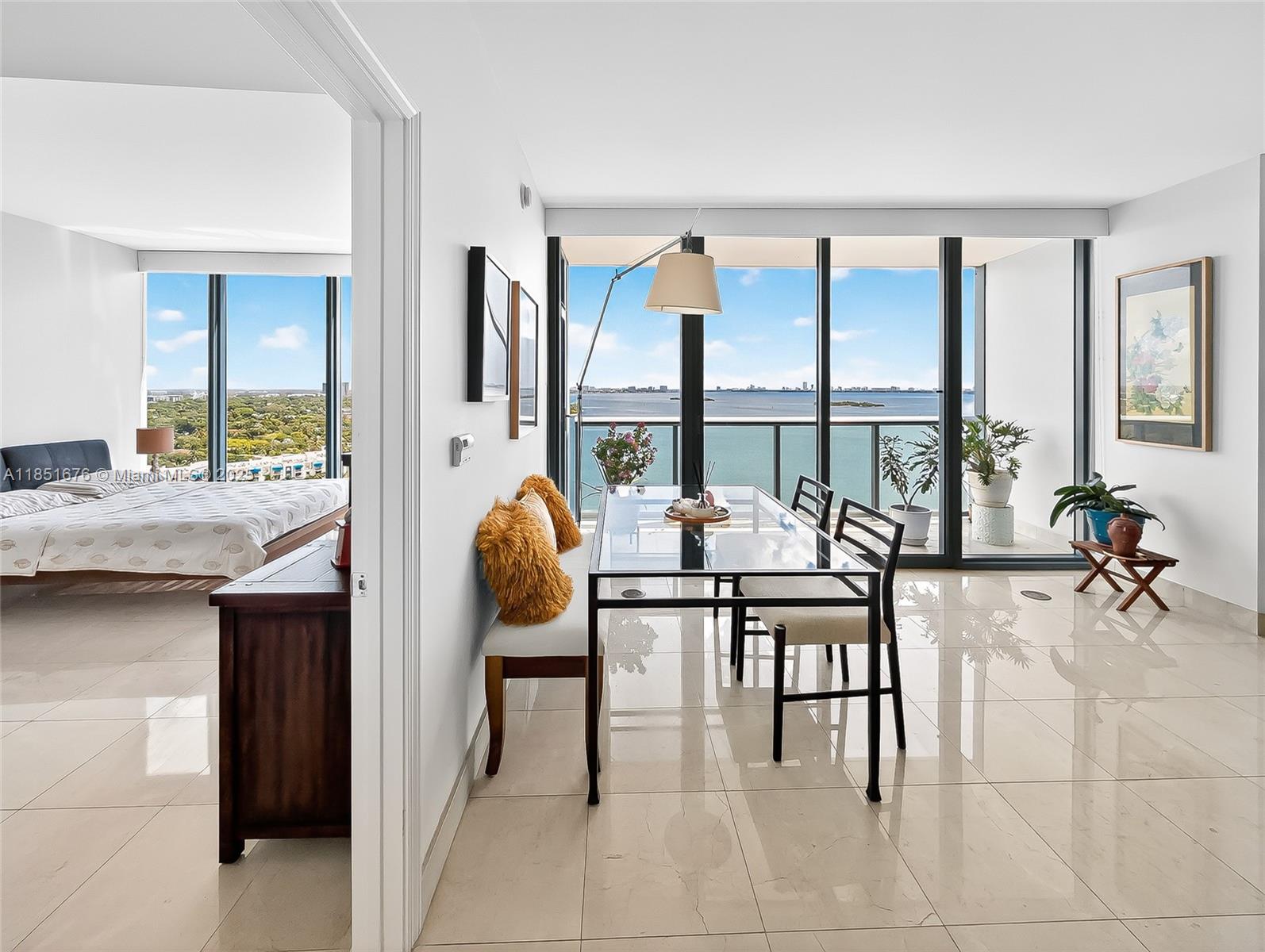 image Blue Condo3