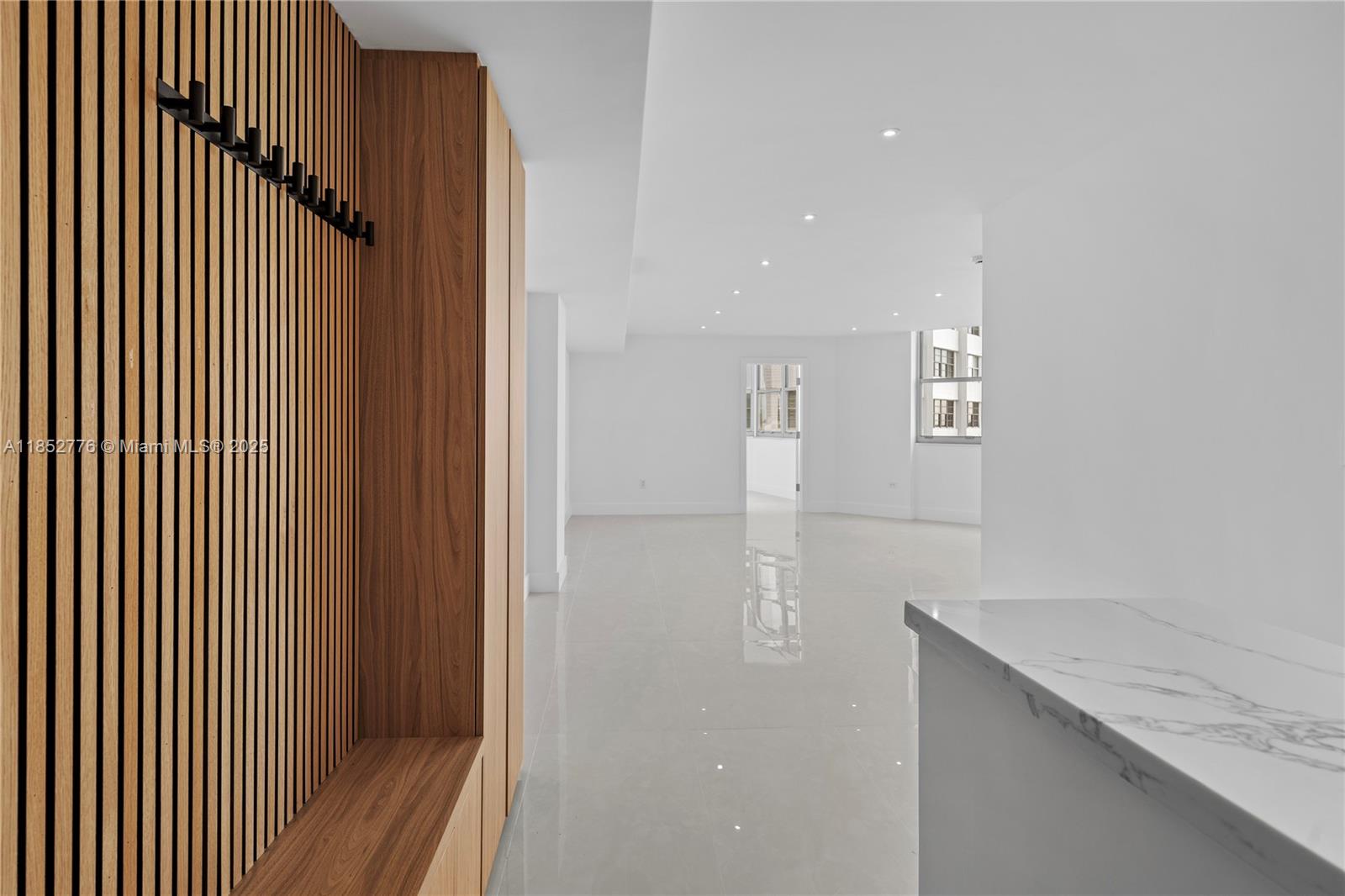 999 Brickell Bay Dr #904 Miami, FL 33131