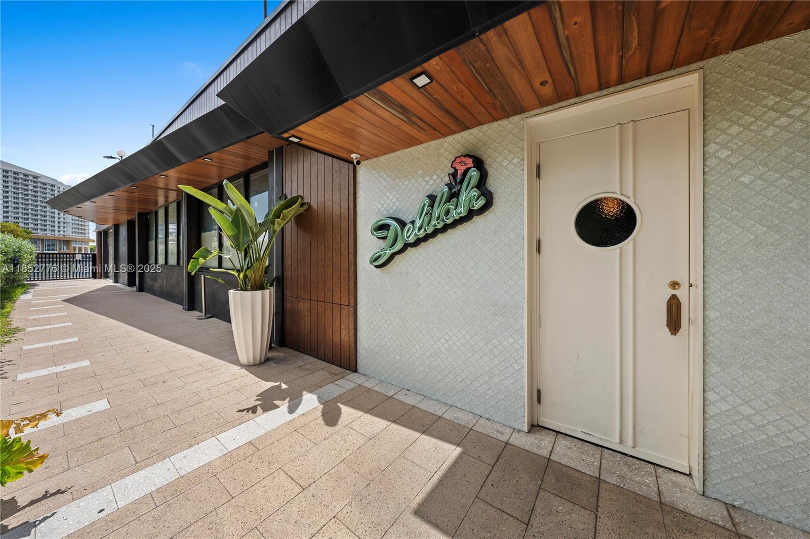 999 Brickell Bay Dr #904 Miami, FL 33131