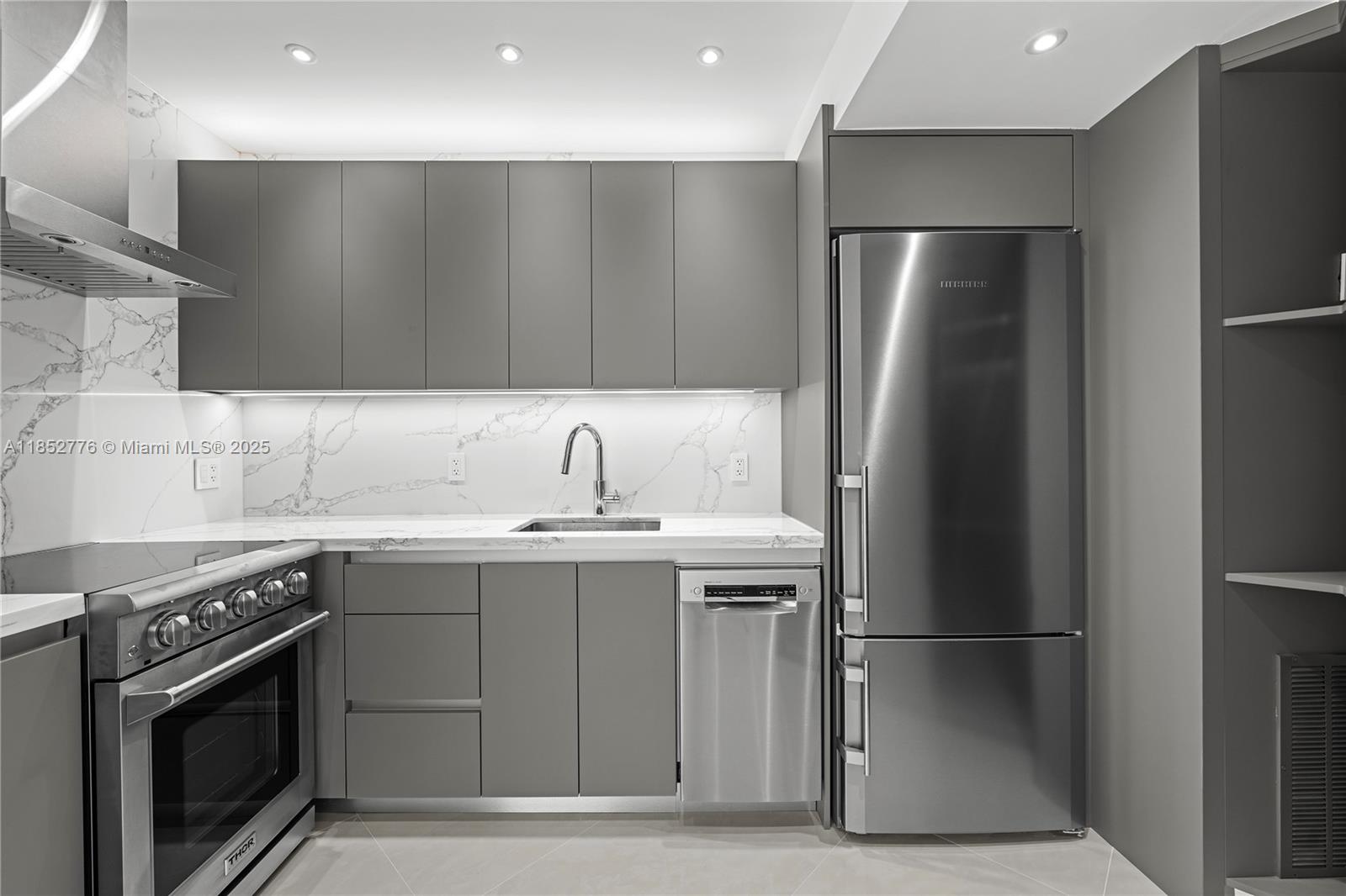 999 Brickell Bay Dr #904 Miami, FL 33131