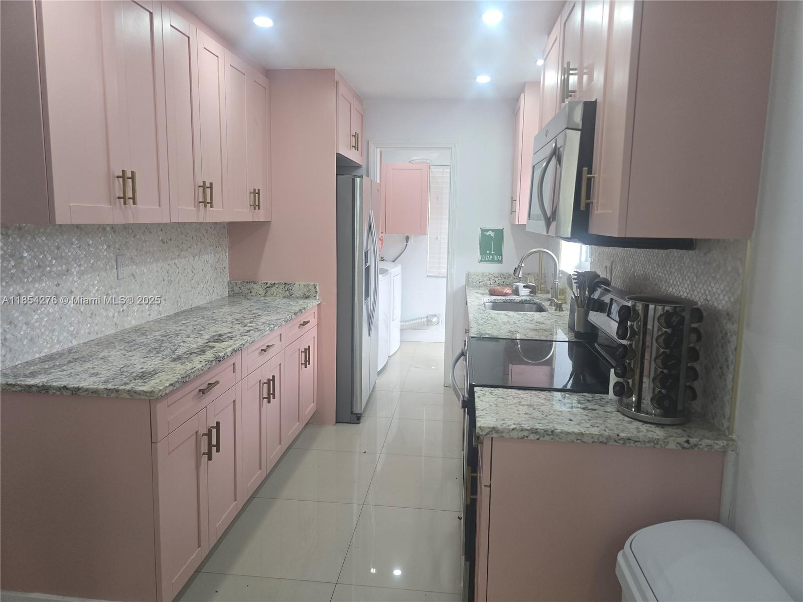 Undisclosed Address,Wilton Manors, FL 33334