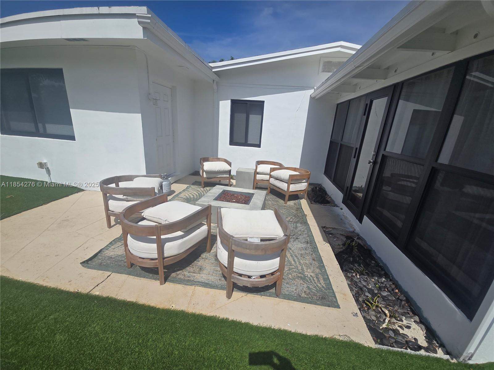 Undisclosed Address,Wilton Manors, FL 33334