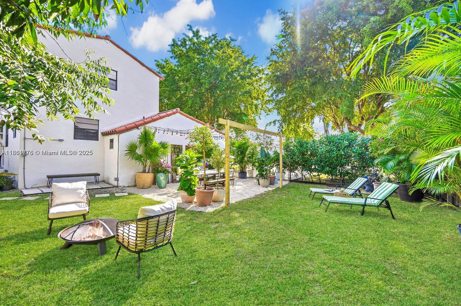 991 NE 82nd St Miami, FL 33138