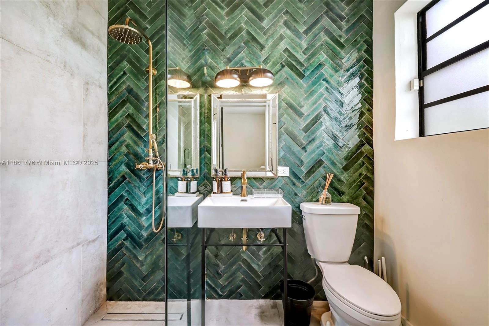 991 NE 82nd St Miami, FL 33138