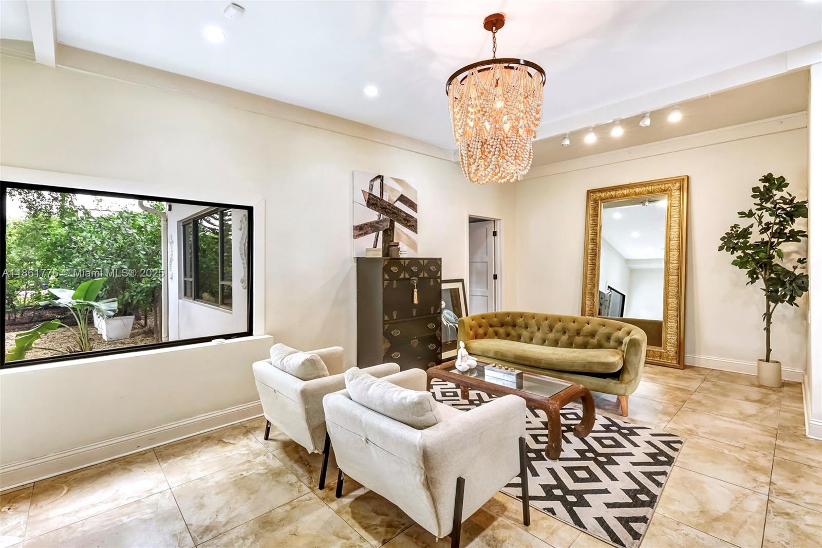 991 NE 82nd St Miami, FL 33138