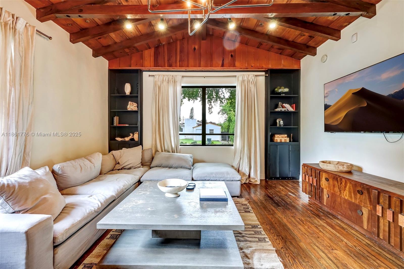 991 NE 82nd St Miami, FL 33138