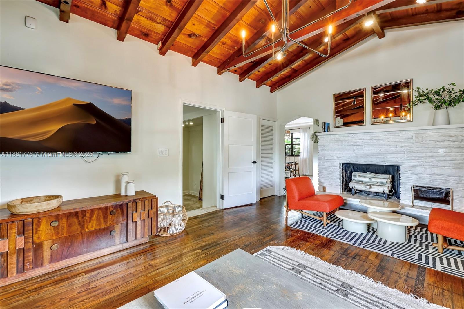 991 NE 82nd St Miami, FL 33138