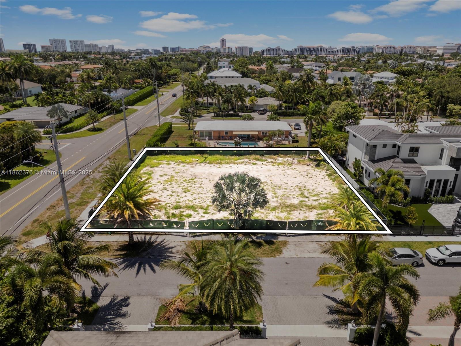 498 NE 10th St Boca Raton, FL 33432