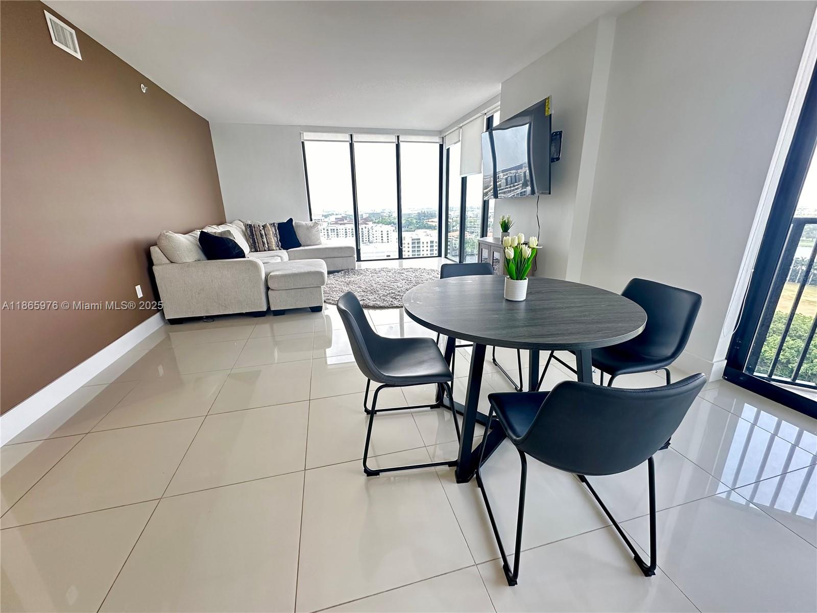 5252 NW 85th Ave #1702 Doral, FL 33166