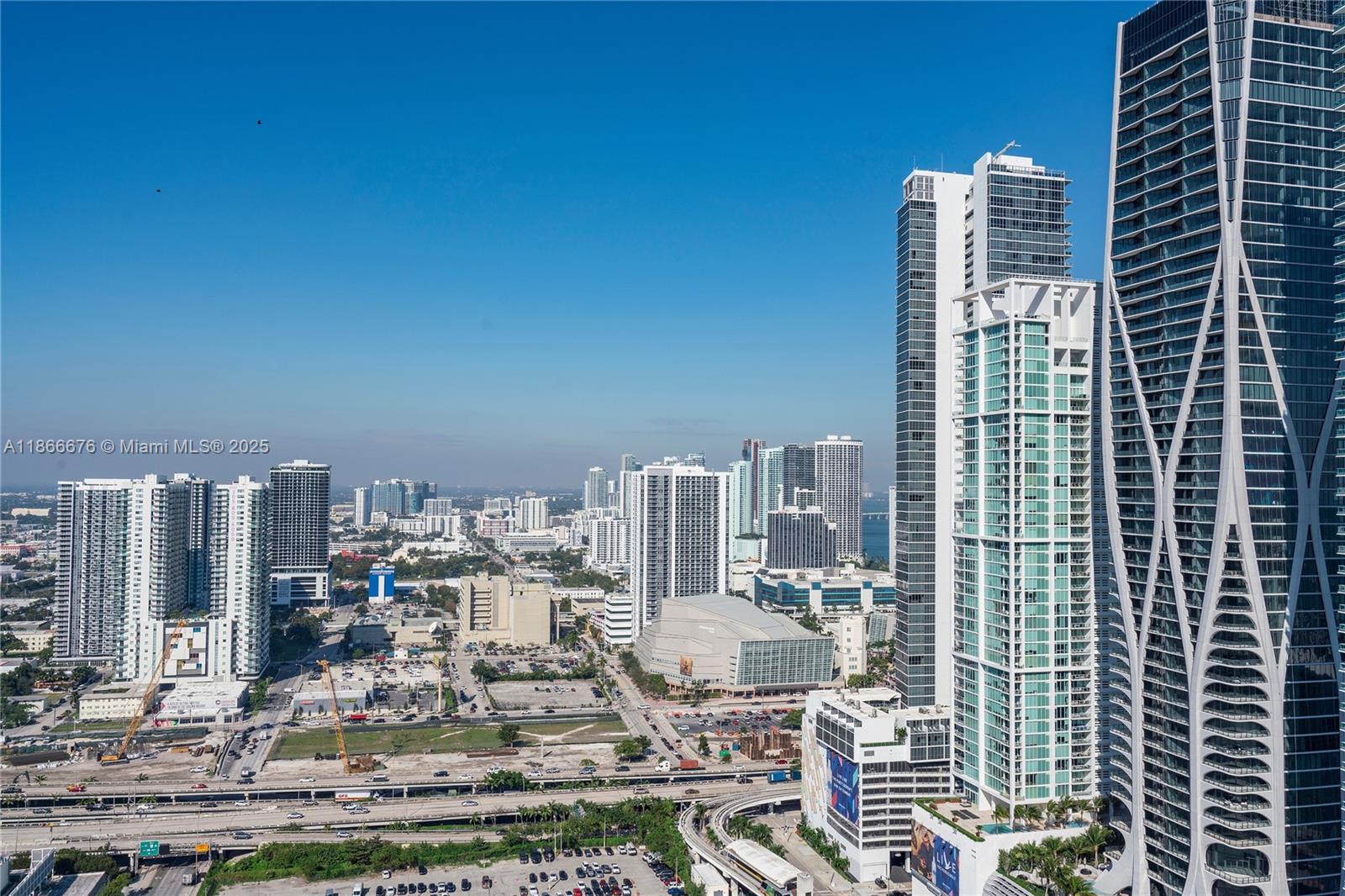image Paramount Miami Worldcent16
