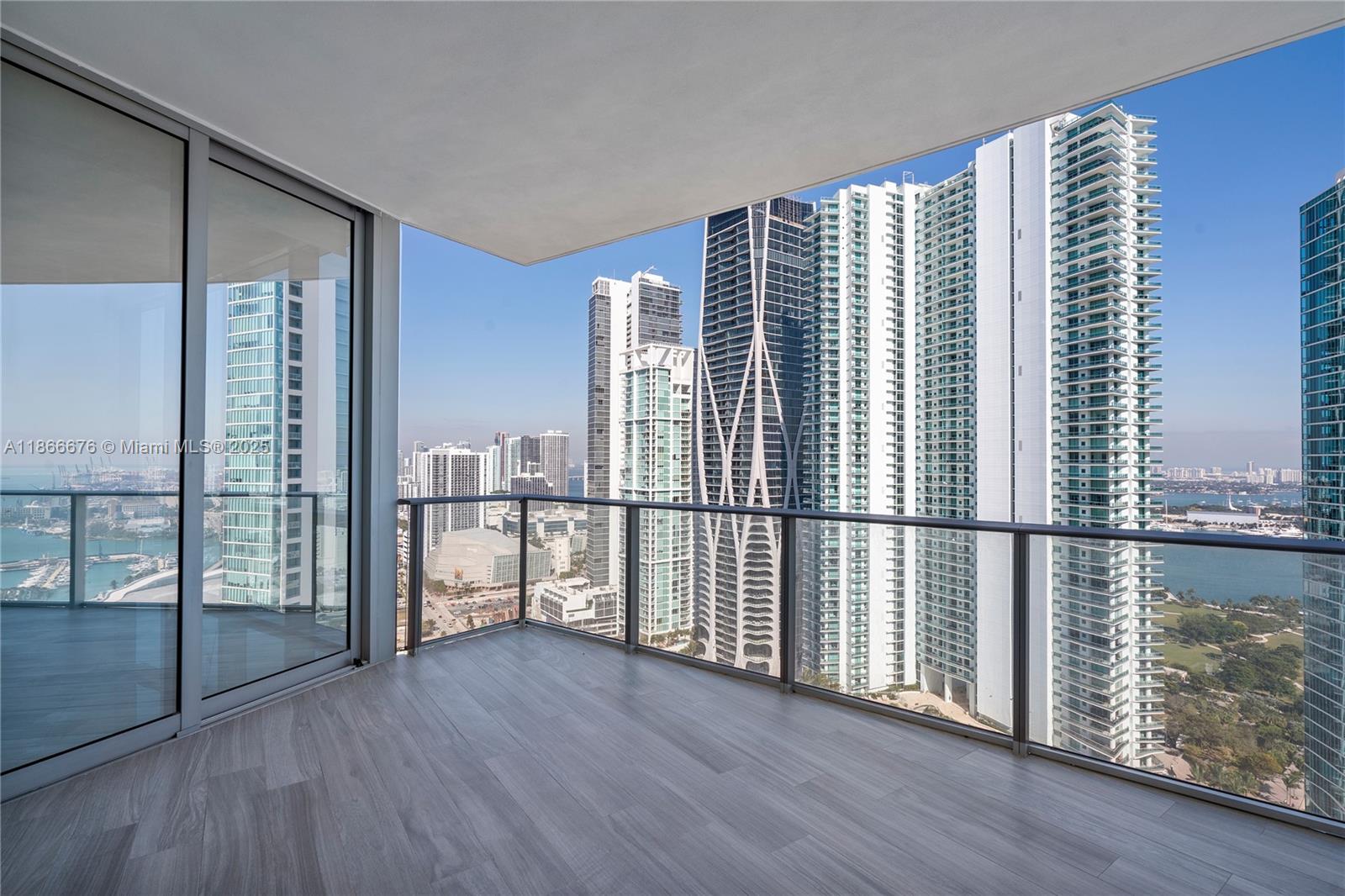 image Paramount Miami Worldcent1