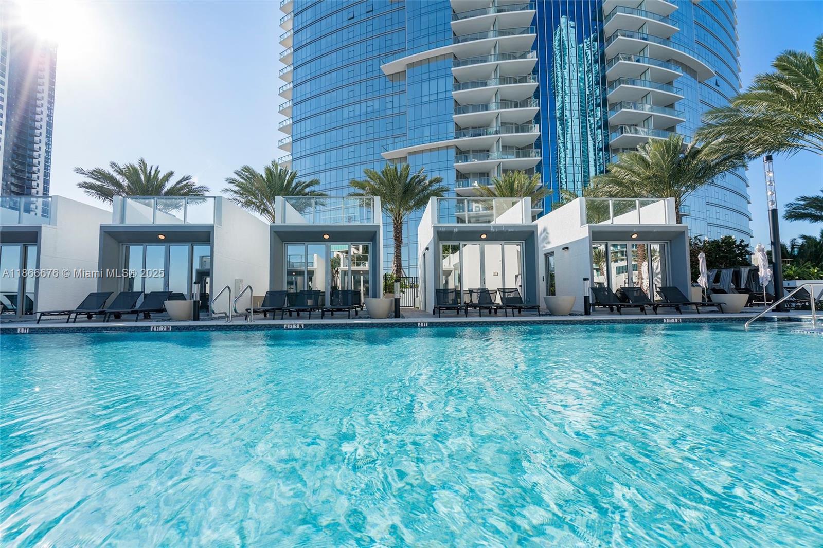 image Paramount Miami Worldcent20