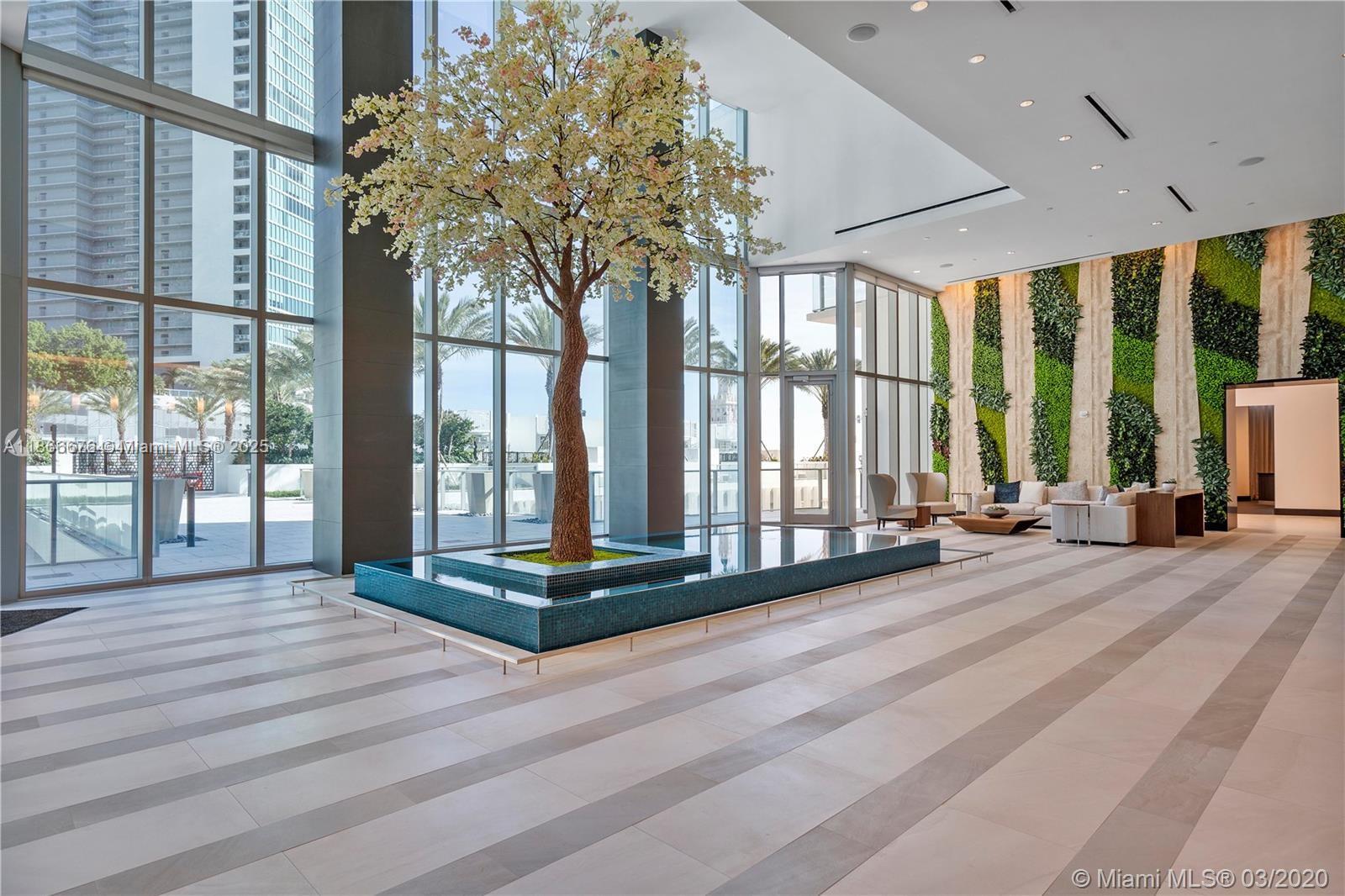 image Paramount Miami Worldcent30