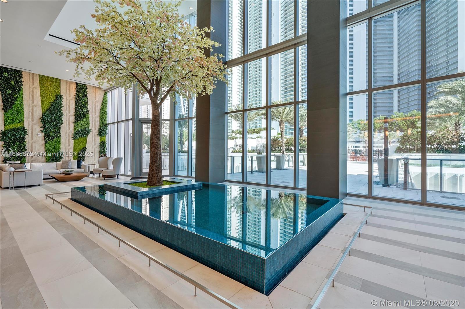 image Paramount Miami Worldcent31