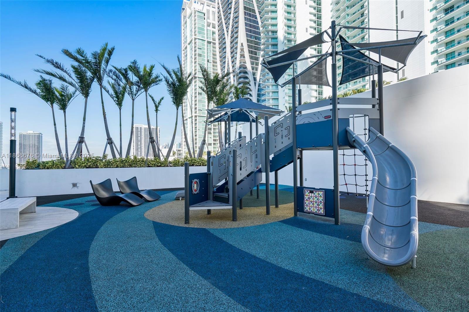image Paramount Miami Worldcent42