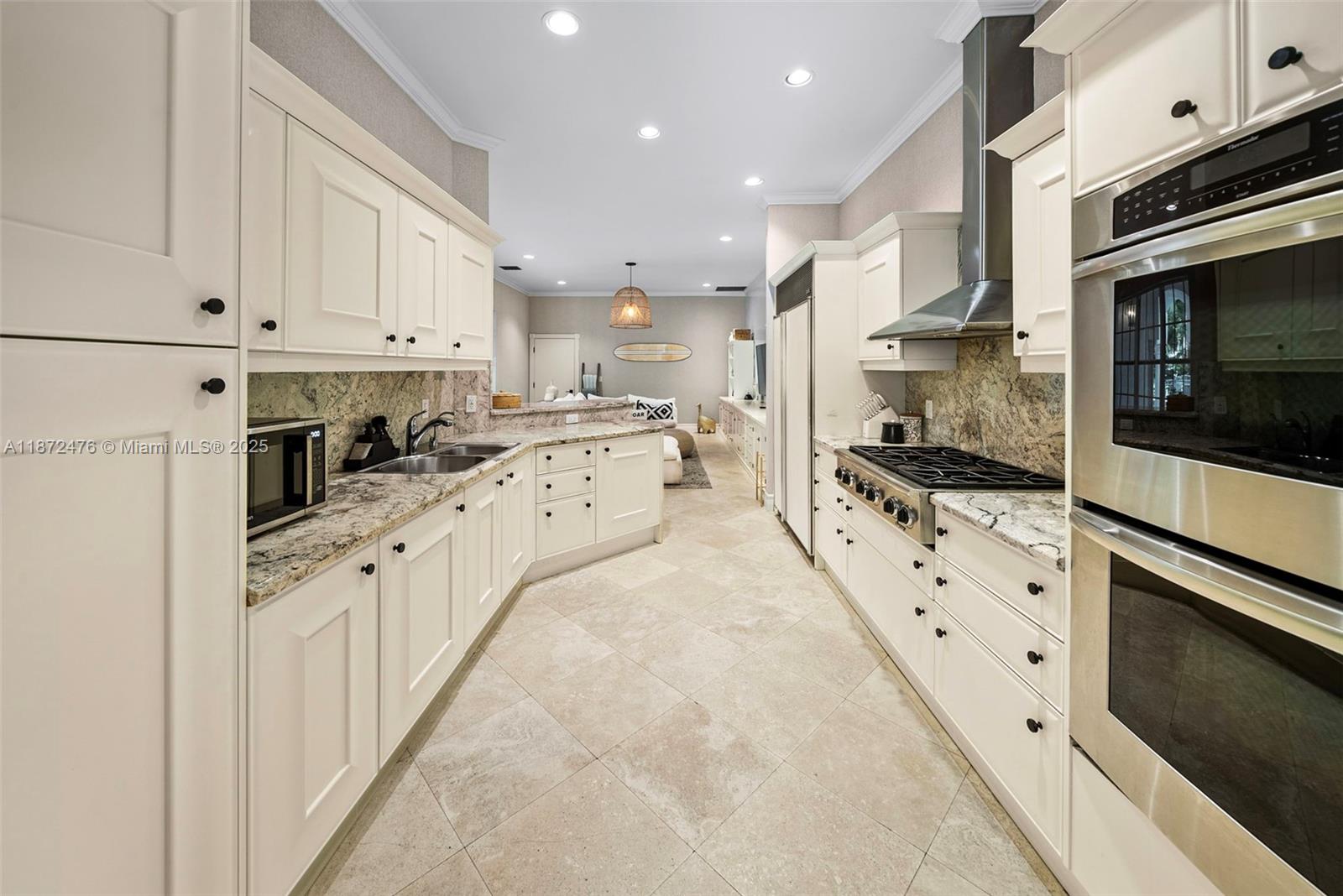 3802 NE 199th Ter #3802 Aventura, FL 33180