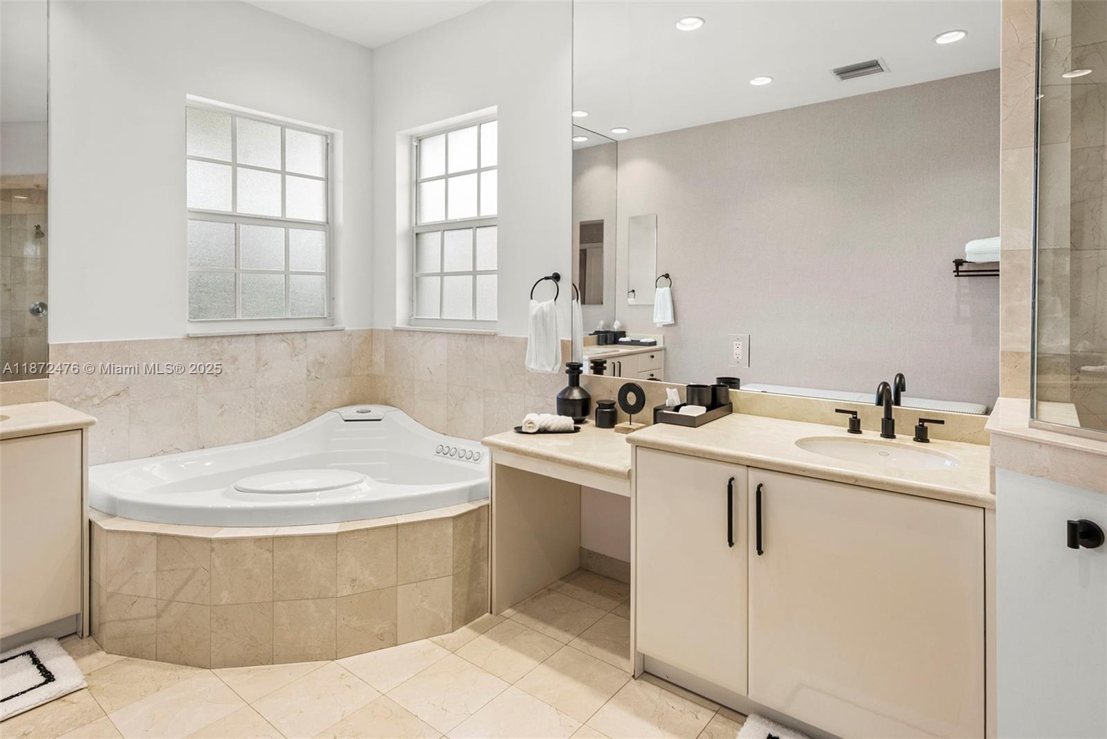 3802 NE 199th Ter #3802 Aventura, FL 33180