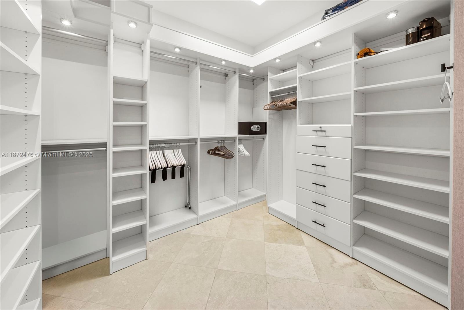 3802 NE 199th Ter #3802 Aventura, FL 33180